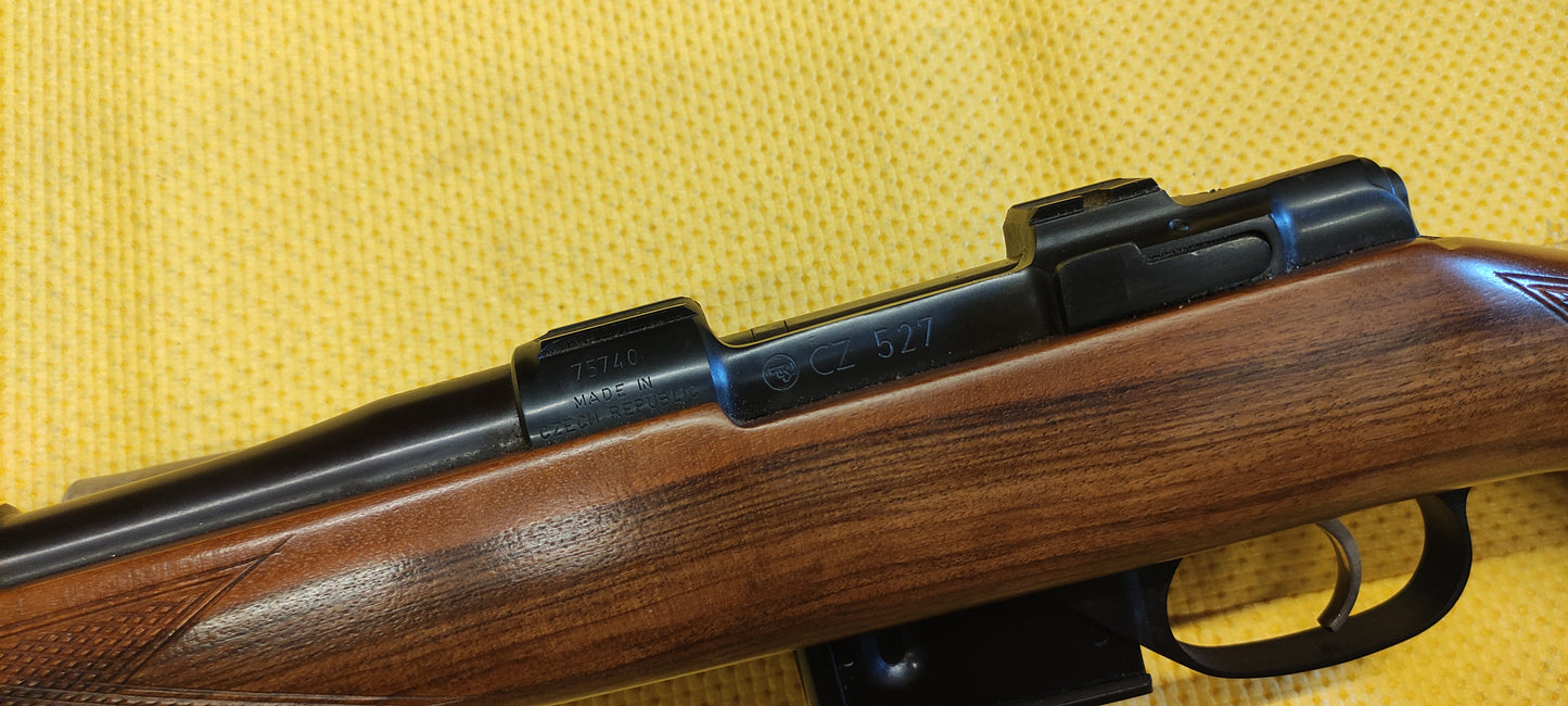 CZ 527