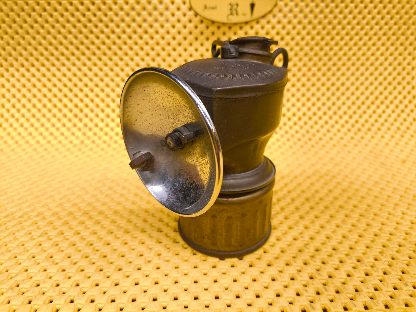 Antica lampada da minatore