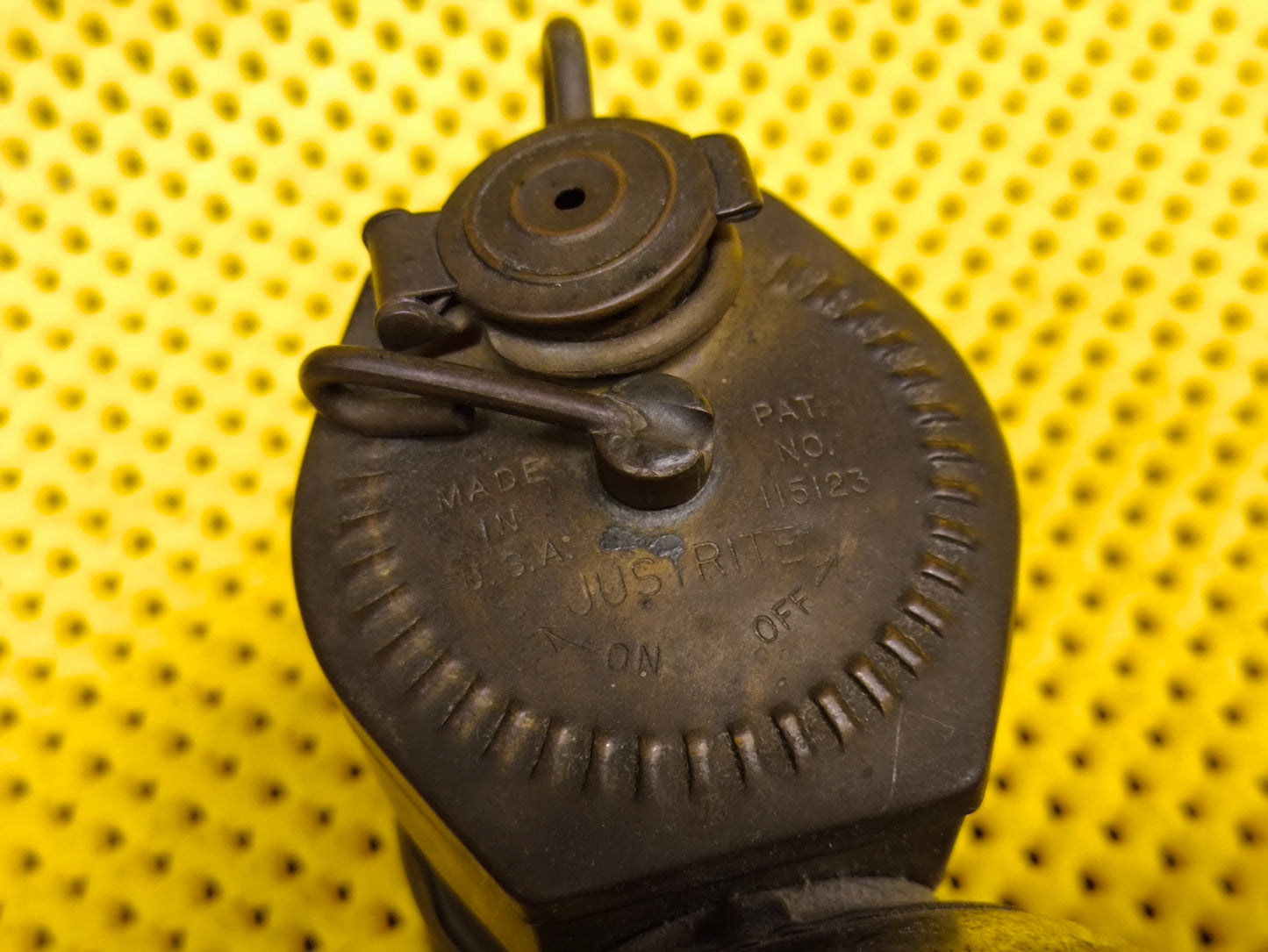 Antica lampada da minatore