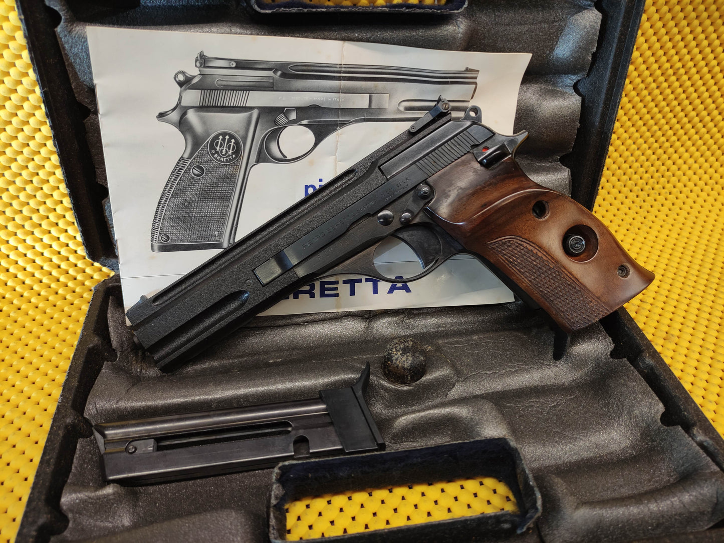 Beretta 76