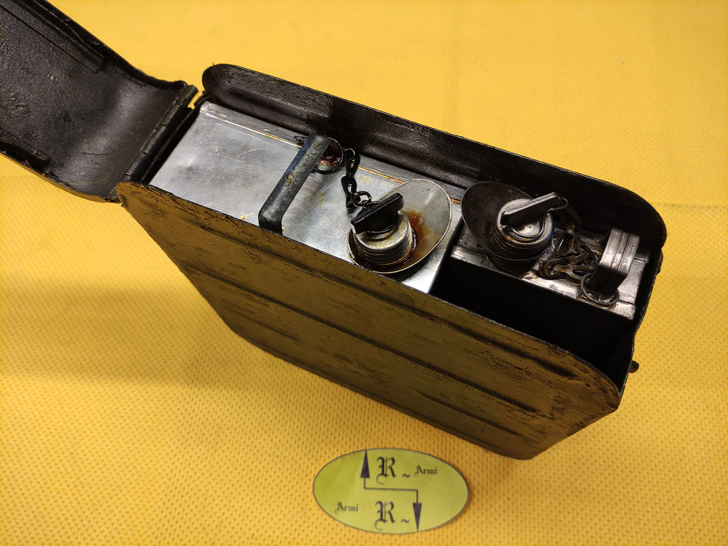 Casetta porta nastro Sovietica con oliatori