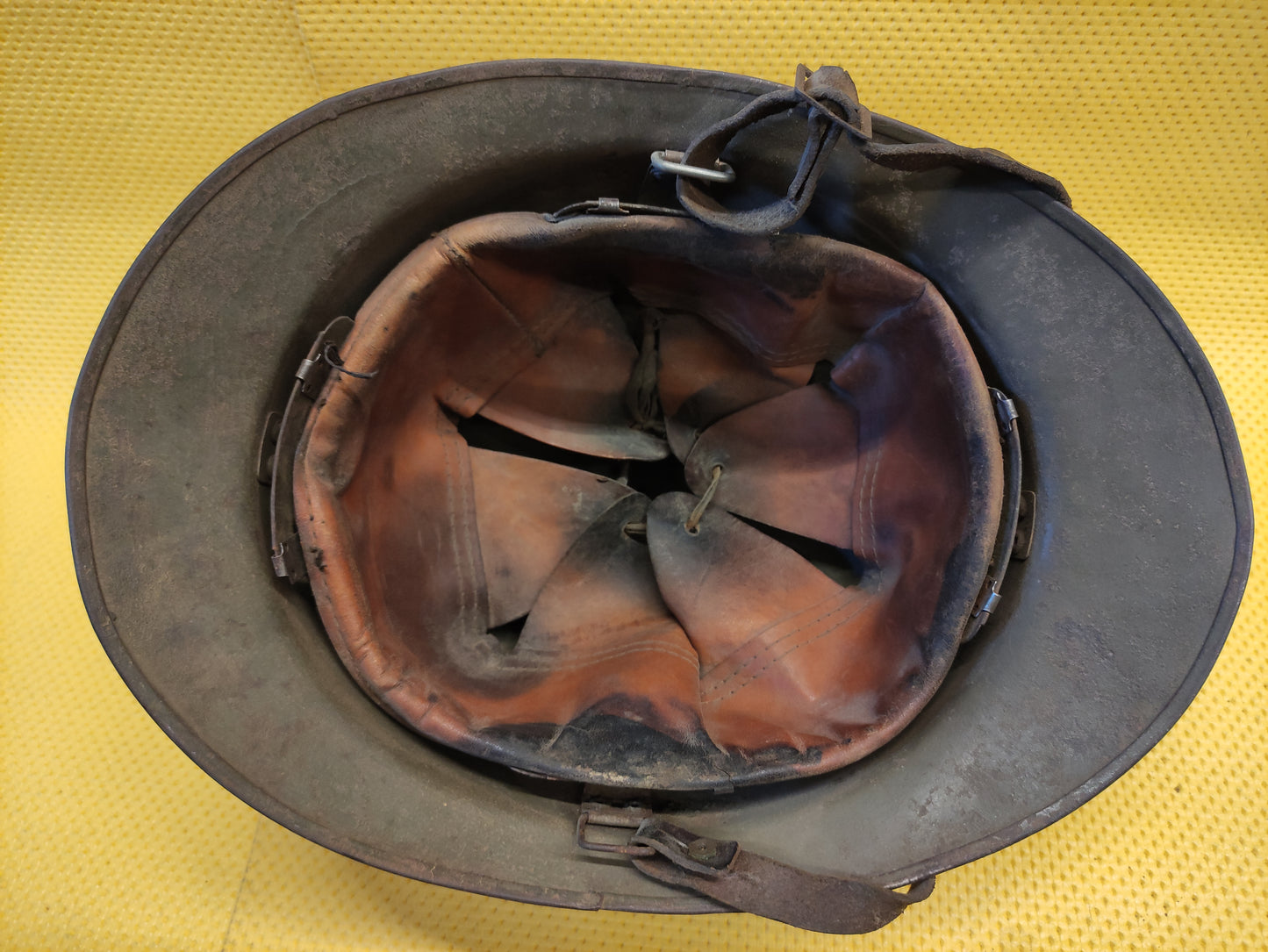 Elmetto Francese ADRIAN modello M26, seconda guerra mondiale.